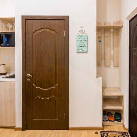Apartment On Khmelnytskogo Street Львів Екстер'єр фото